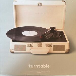 Heyday Turntable - Brand New - but missing charging cord (universal)